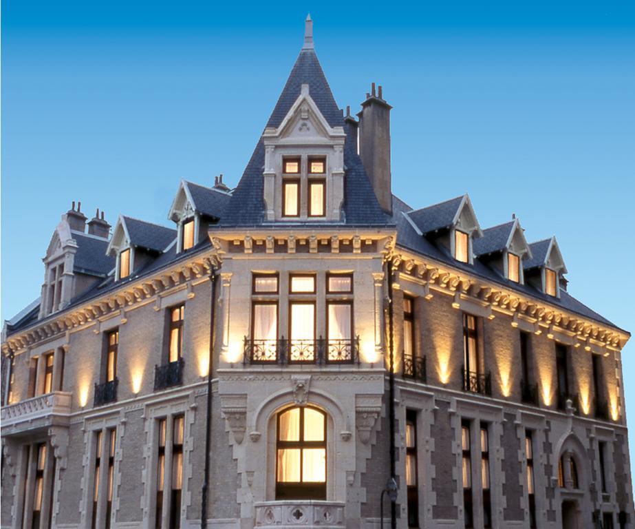 Privilodges Chateau Perrin Grenoble Exterior photo