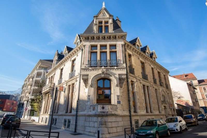 Privilodges Chateau Perrin Grenoble Exterior photo